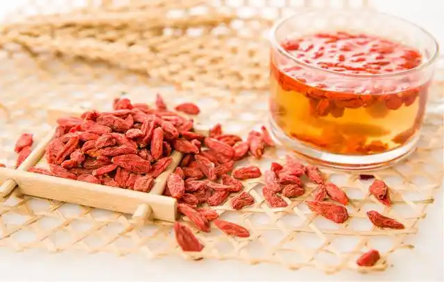 Goji Berries: Why This Red Fruit Is Called the “Longevity Fruit”